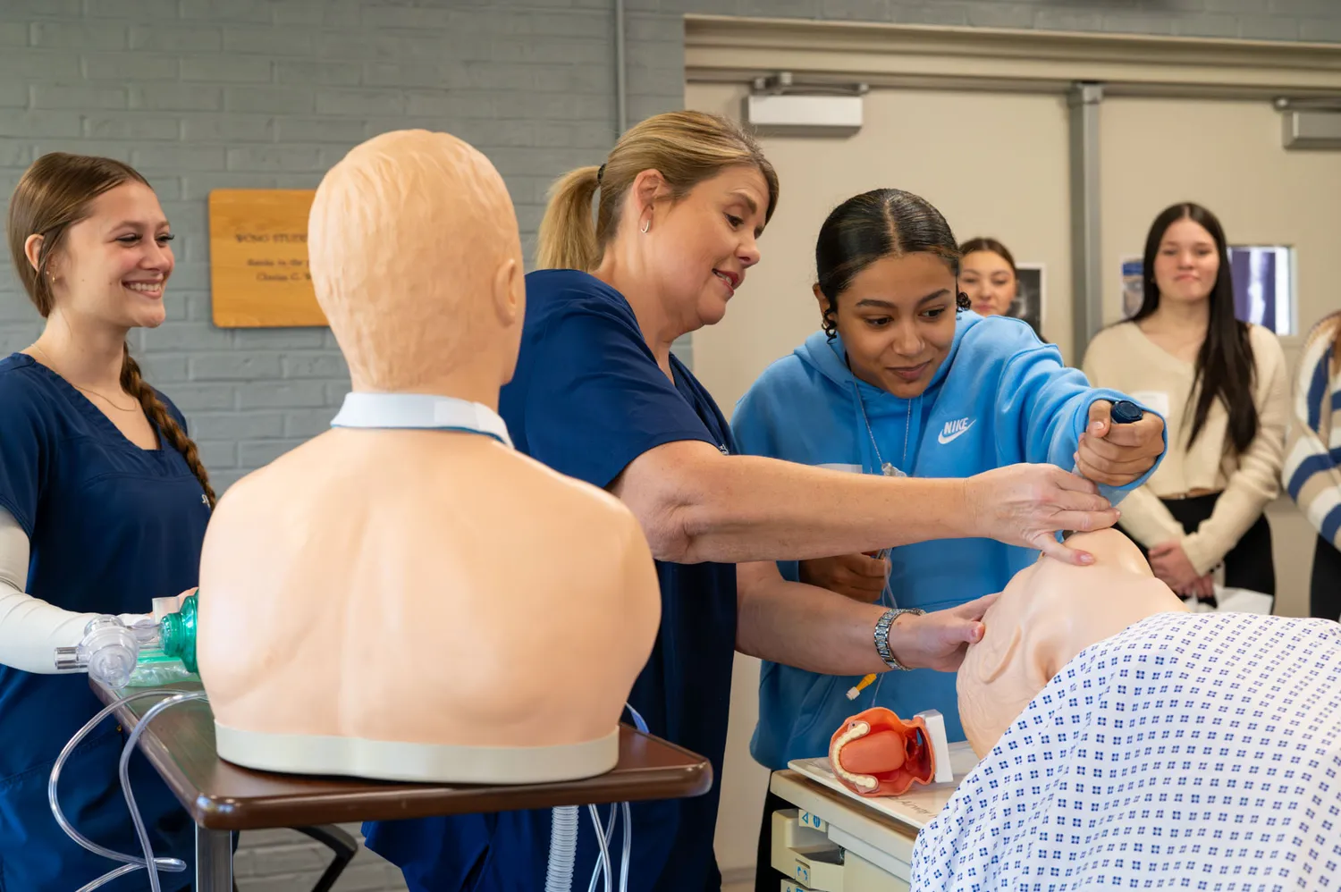 Student practicing intubation