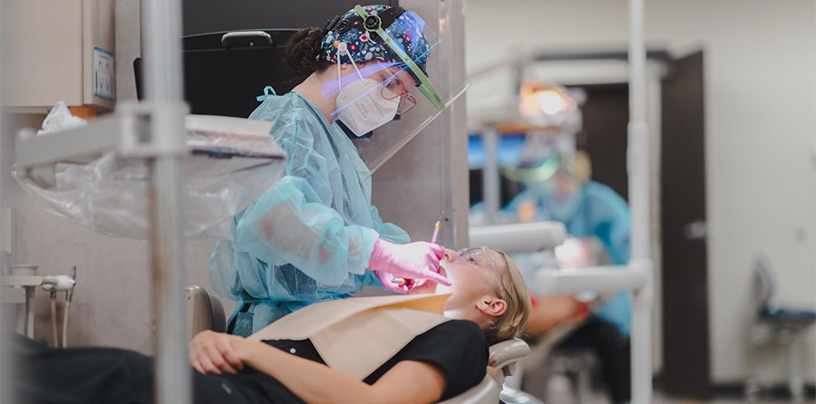 SSU Dental Hygiene students in clinic