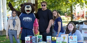 SSU students with Bear mascot